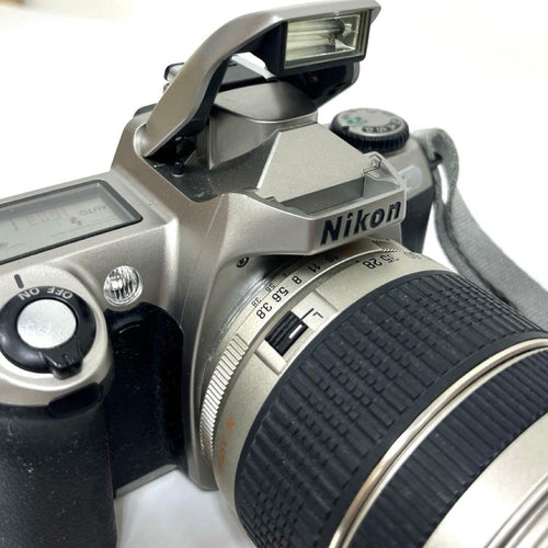 Nikon Slr Camera (Film) Set U> 25-200Mm 1:3.8-5.5