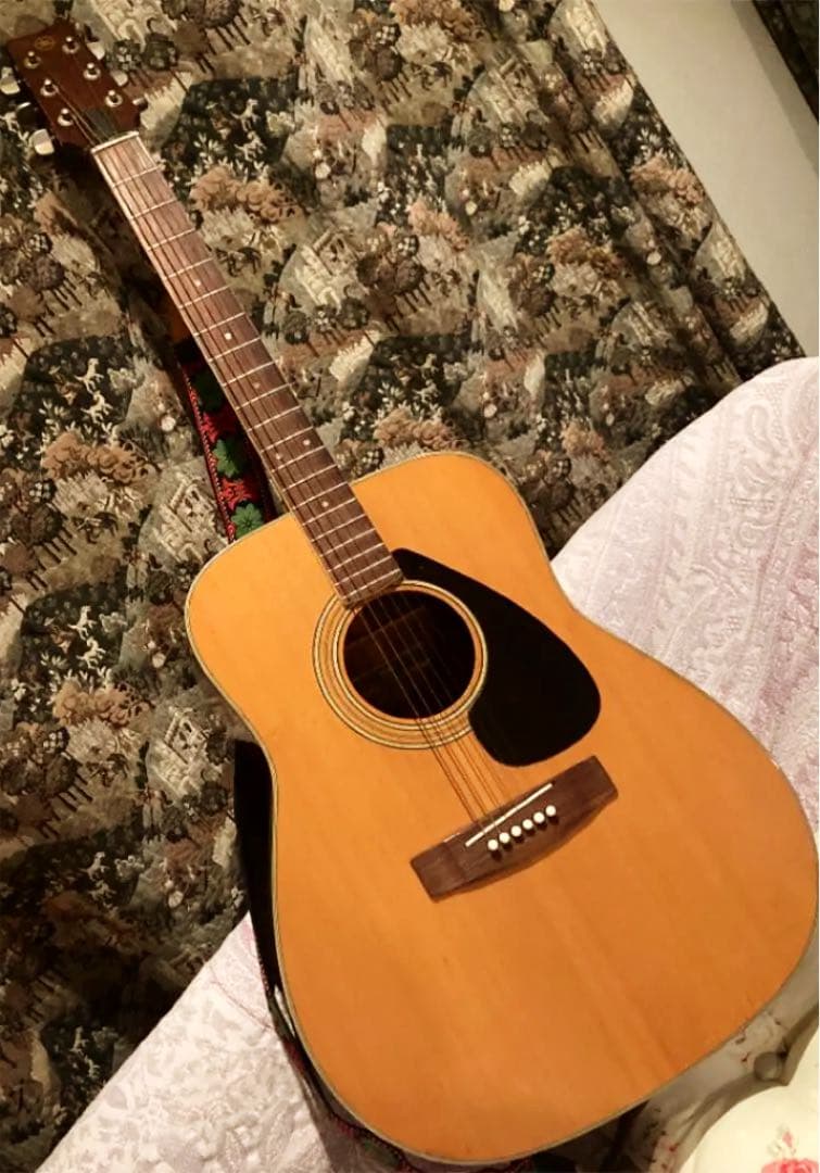 Yamaha Acoustic Guitar