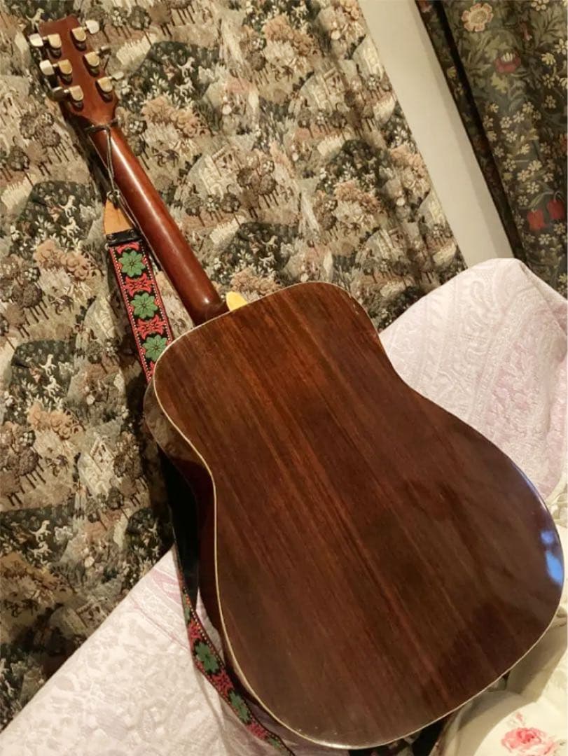 Yamaha Acoustic Guitar