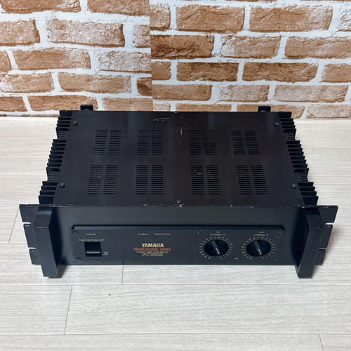 Yamaha Power Amplifier Pc1002 300W