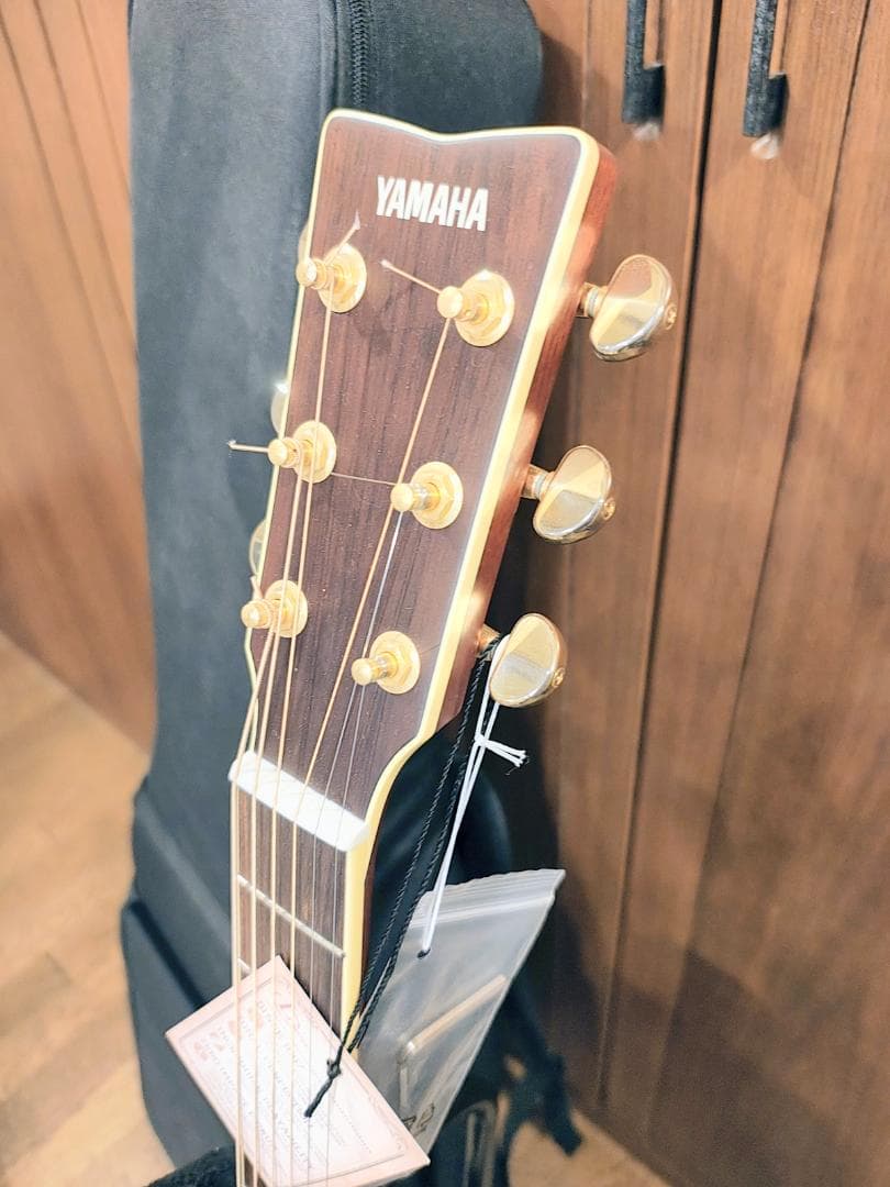 Yamaha Acoustic Guitar Ls6 Are 000 Bs
