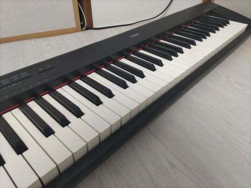 Yamaha Keyboards Digital Pianos Piaggero Np-12B 61