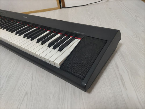 Yamaha Keyboards Digital Pianos Piaggero Np-12B 61