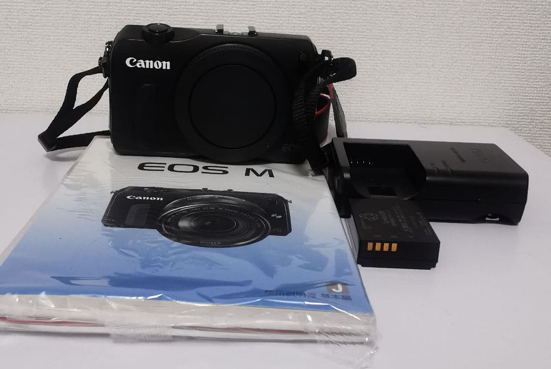 Canon Mirrorless Interchangeable Lips Eos M )+18-55Mm