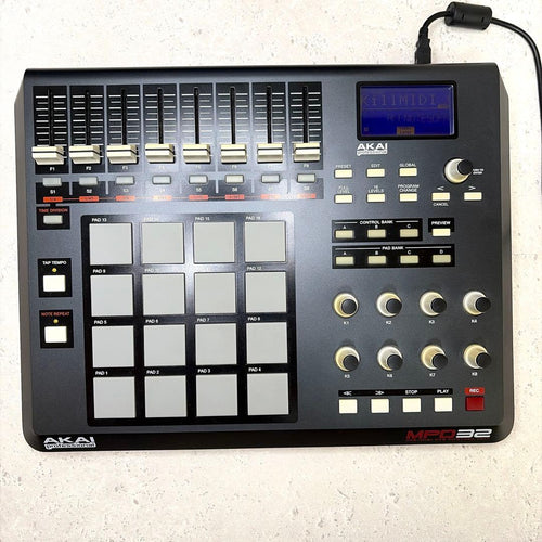 Akai Professional Midi Keyboards Pads Mpd32