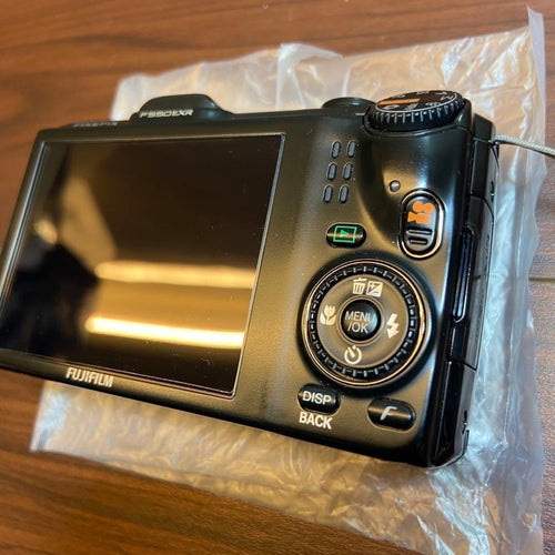 Fujifilm Compact Digital Camera Finepix F550 Exr 4923