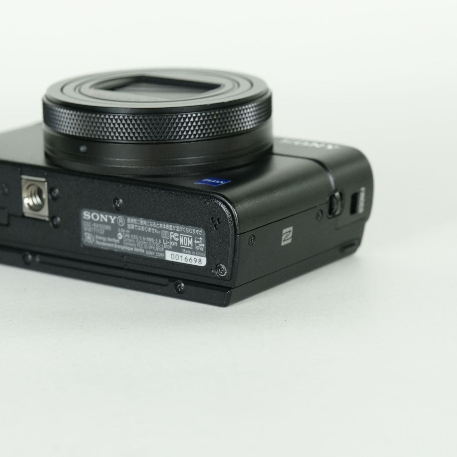 Sony Compact Digital Camera 2 Cyber-Shot Dsc-Rx100M6
