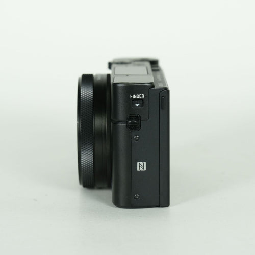 Sony Compact Digital Camera 2 Cyber-Shot Dsc-Rx100M6