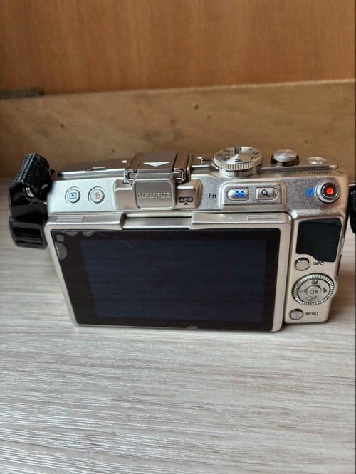 Mirrorless Interchangeable Lens Cameras Olympus Pen Lite E-Pl6