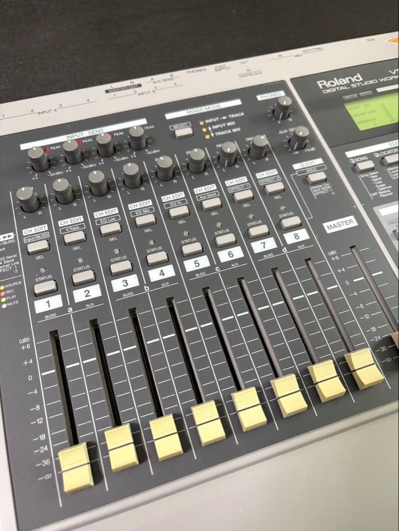 Roland Multitrack Recorders Vs-880 Mtr