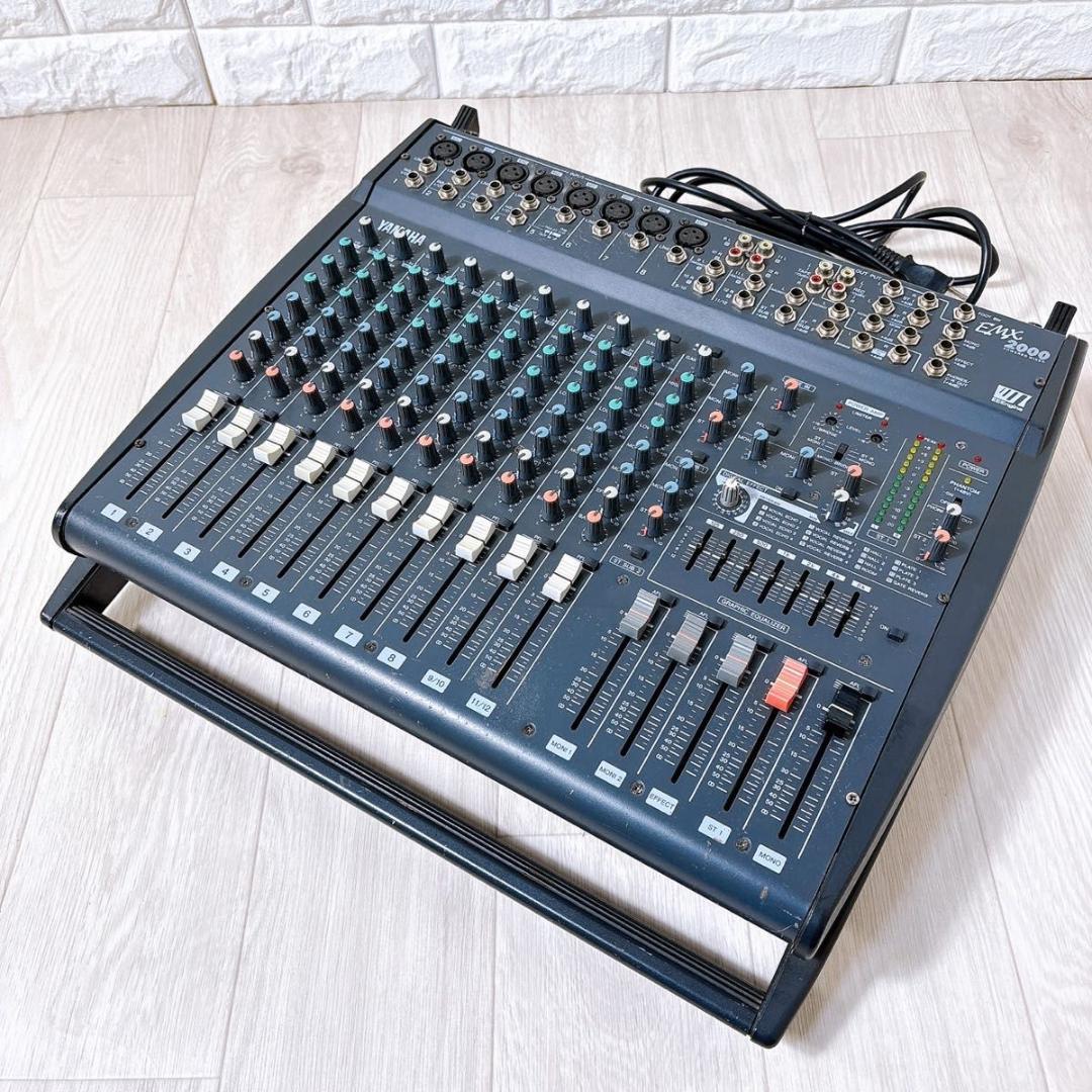 Yamaha Powered Mixer Emx2000 12Ch