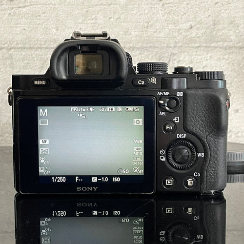 Sony Digital Slr F06[7909]41 7 Ilce-7 21 244