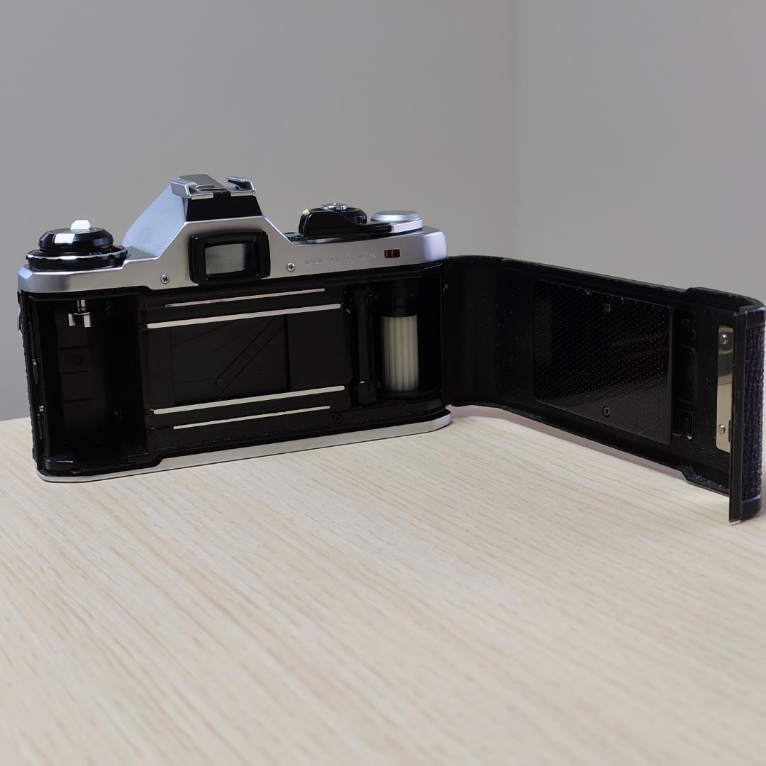 Pentax Slr Camera (Film) Me