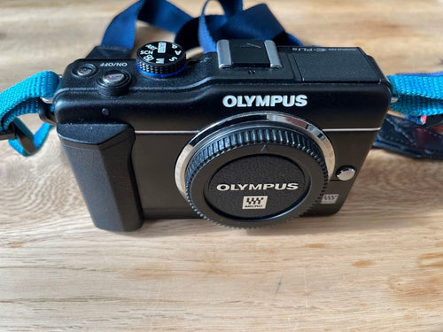 Olympus Mirrorless Interchangeable Lens Cameras E-Pl1 2 3438