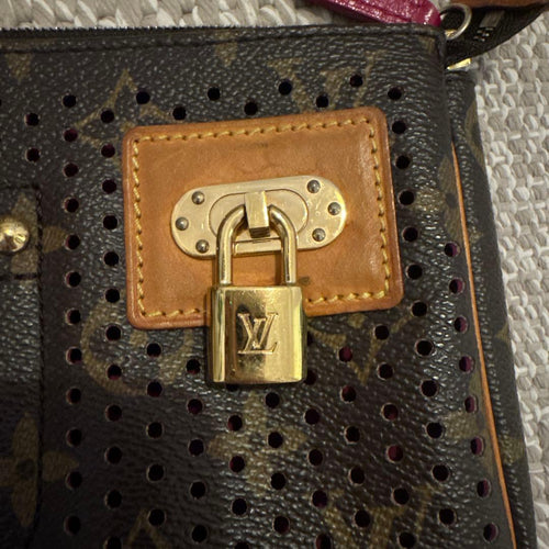 Louis Vuitton Shoulder Bags