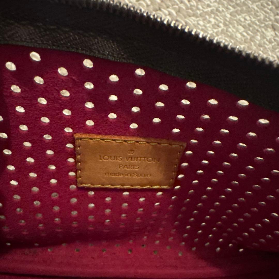 Louis Vuitton Shoulder Bags