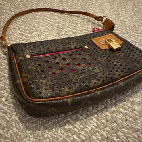 Louis Vuitton Shoulder Bags