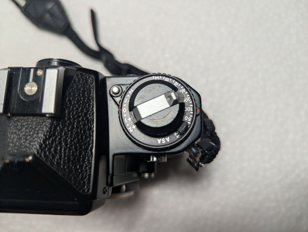 Nikon Slr Camera (Film) Fe Md-12