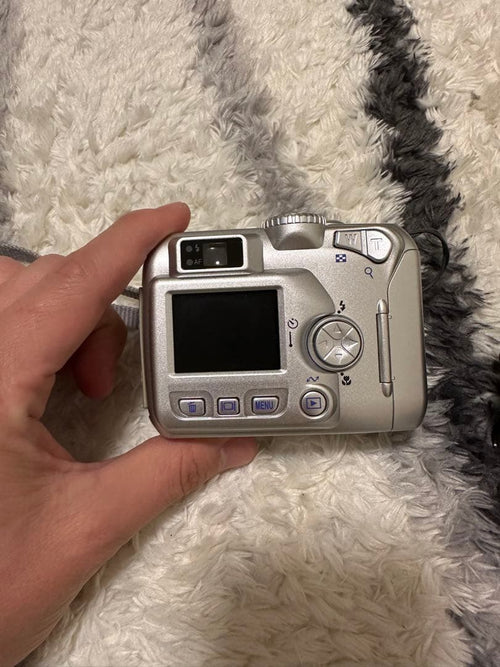 Compact Digital Camera Nikon Coolpix 2100