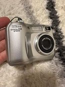Compact Digital Camera Nikon Coolpix 2100