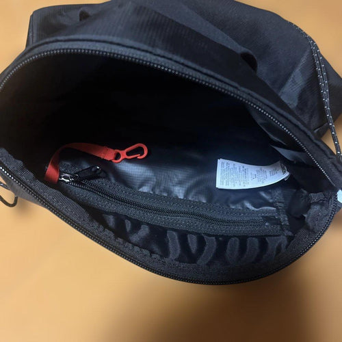 Salomon Shoulder Bags