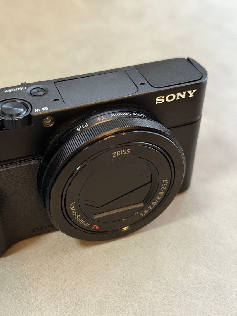 Sony Compact Digital Cameras Cyber-Shot Rx100Iii Dsc-Rx100M3
