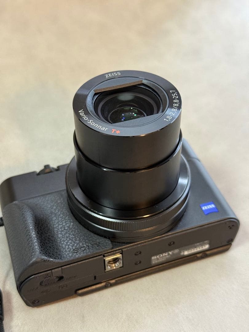 Sony Compact Digital Cameras Cyber-Shot Rx100Iii Dsc-Rx100M3