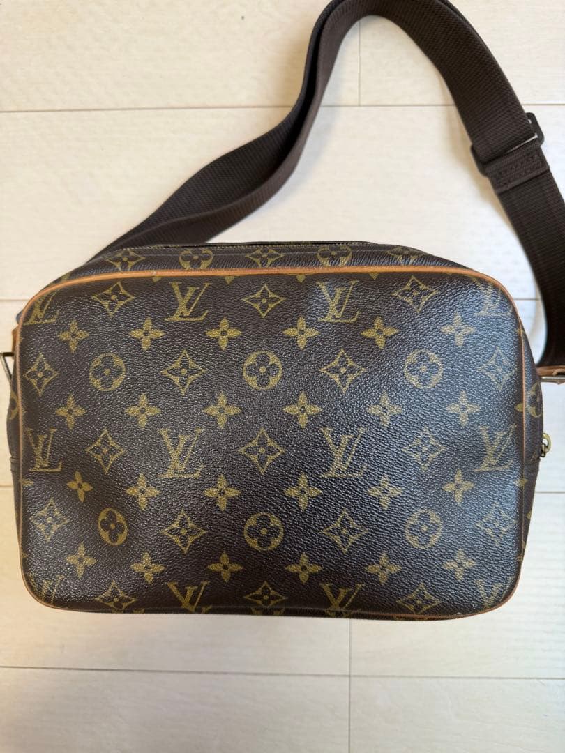 Louis Vuitton Shoulder Bags