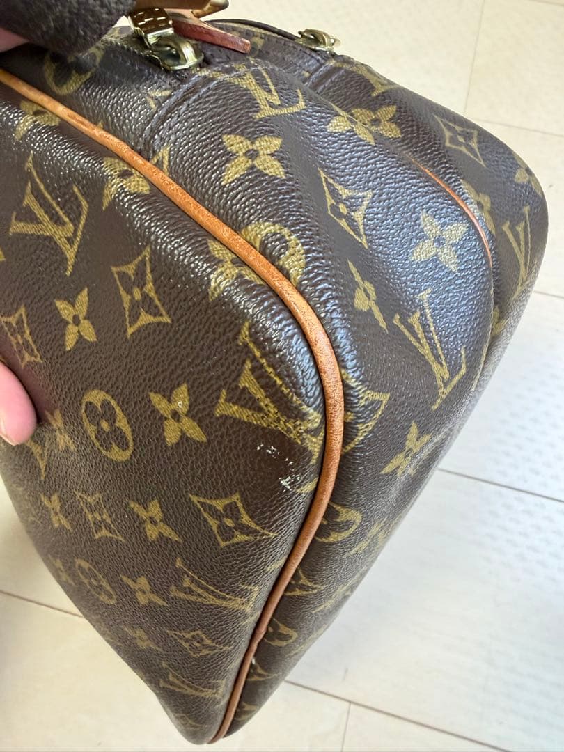 Louis Vuitton Shoulder Bags
