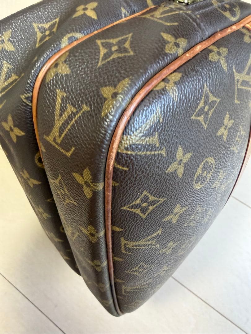 Louis Vuitton Shoulder Bags