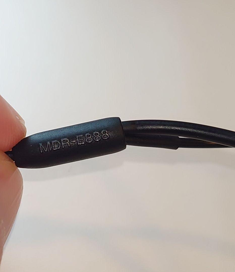 Sony Wired Earphones Mdr-E888Sp