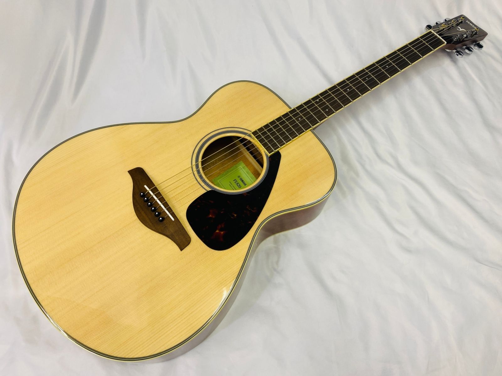 Acoustic Guitar Yamaha Fs820