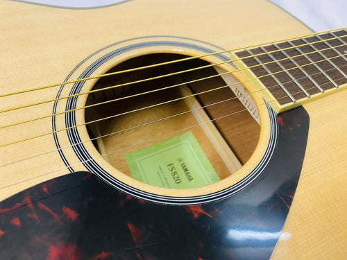 Acoustic Guitar Yamaha Fs820