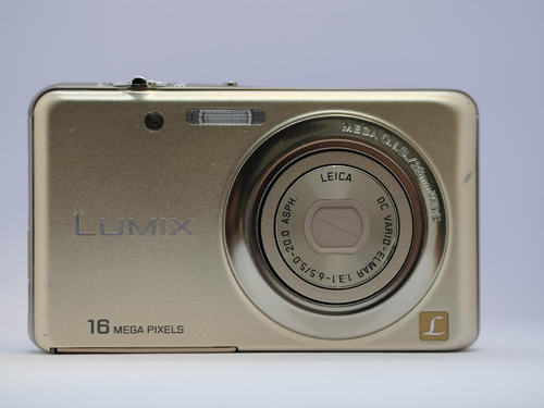 Panasonic Compact Digital Camera Lumix Dmc-Fh7
