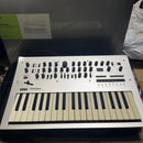 Analog Synthesizers Korg Minilogue 37