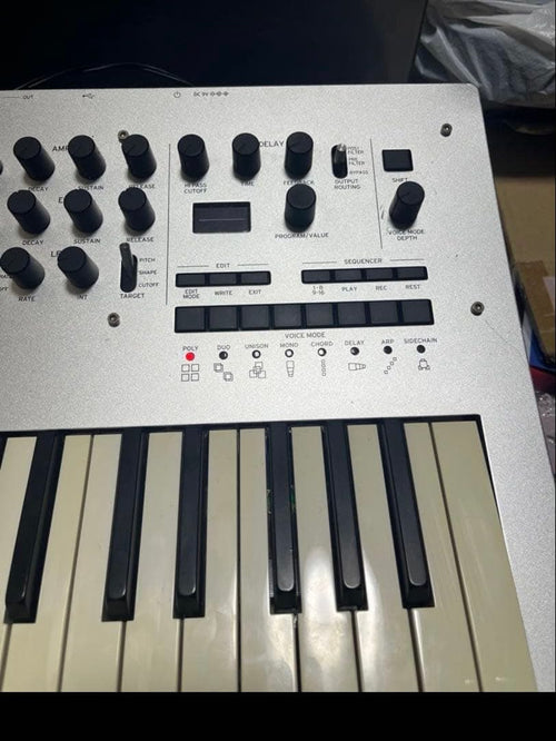 Analog Synthesizers Korg Minilogue 37