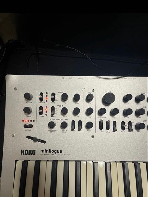 Analog Synthesizers Korg Minilogue 37