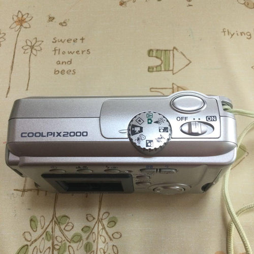 Nikon Compact Digital Cameras Coolpix 2000