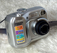 Nikon Compact Digital Camera Coolpix 2100