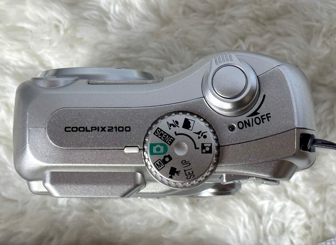 Nikon Compact Digital Camera Coolpix 2100