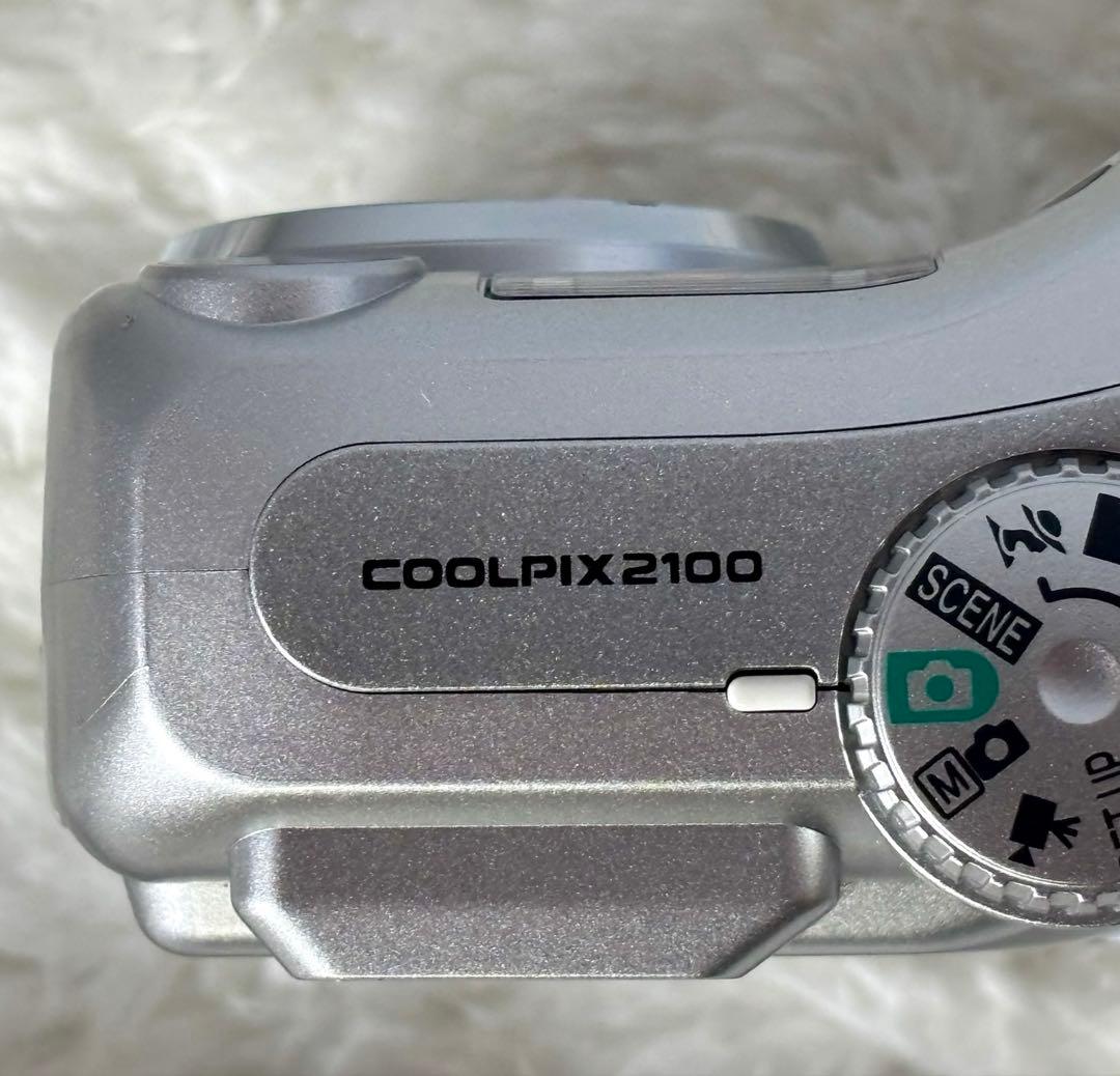 Nikon Compact Digital Camera Coolpix 2100