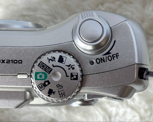 Nikon Compact Digital Camera Coolpix 2100