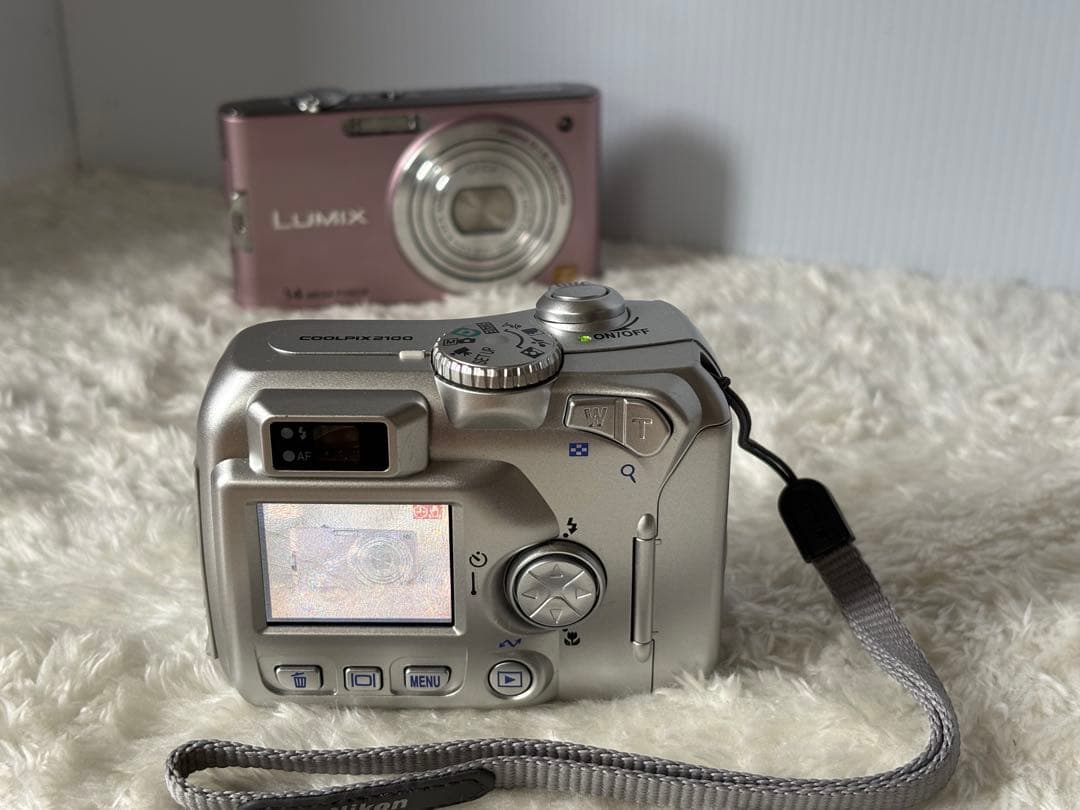 Nikon Compact Digital Camera Coolpix 2100