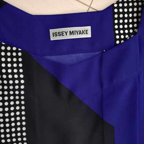 Issey Miyake Sleeveless