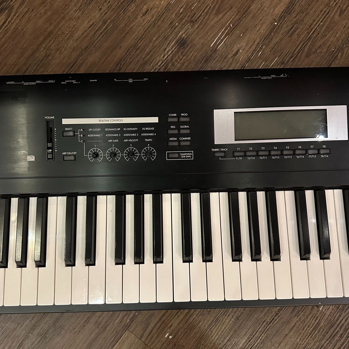Korg Analog Synthesizer Tr88 88 Keyboard
