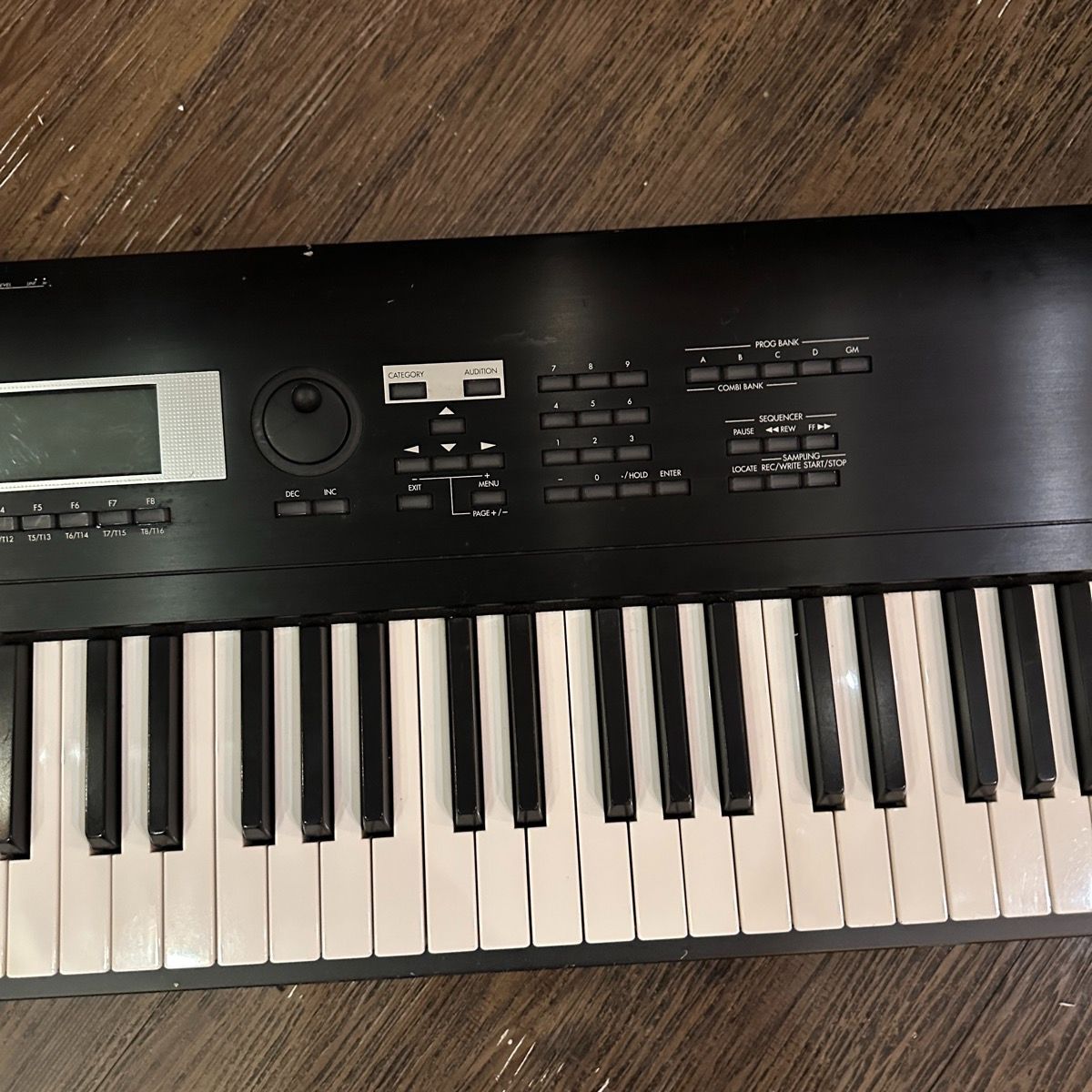 Korg Analog Synthesizer Tr88 88 Keyboard