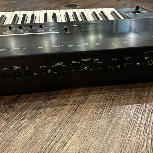 Korg Analog Synthesizer Tr88 88 Keyboard