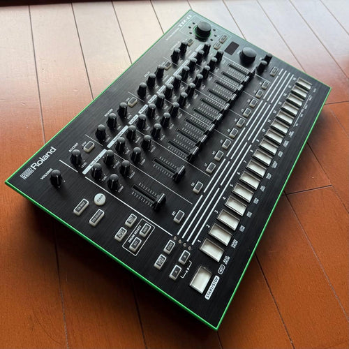 Roland Rhythm Machines Tr-8 7X7 Expansion 707/808/909