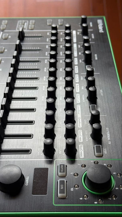 Roland Rhythm Machines Tr-8 7X7 Expansion 707/808/909