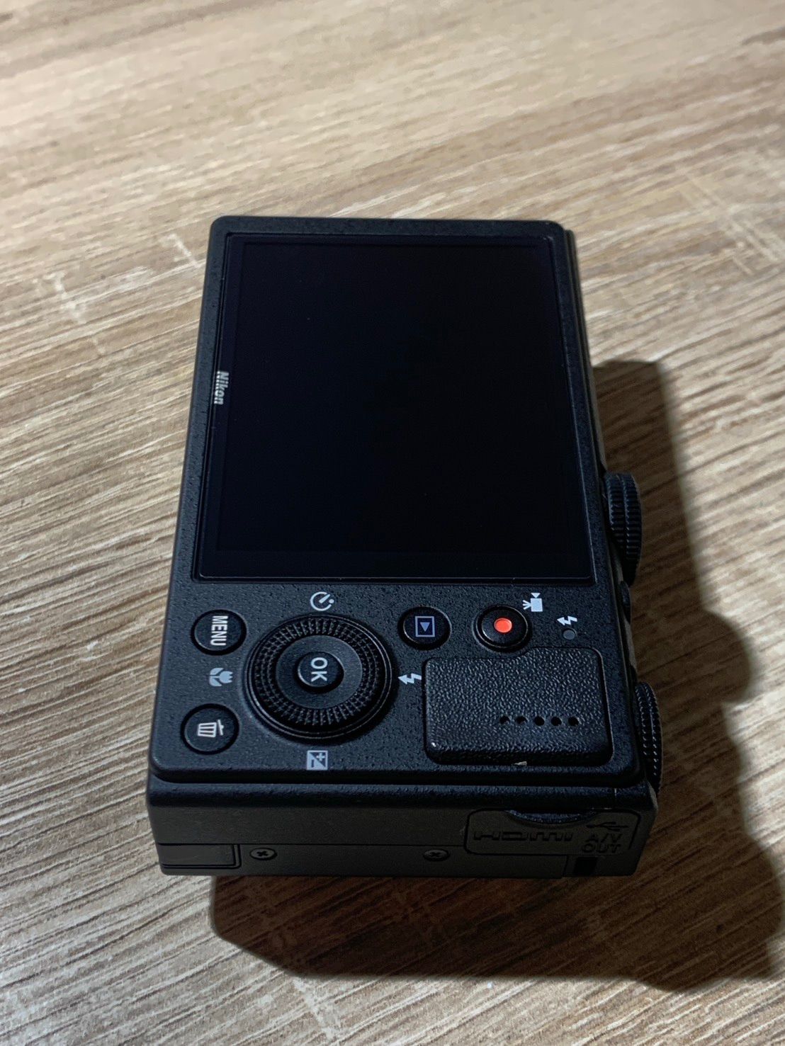 Compact Digital Camera 2482 Nikon Coolpix P330